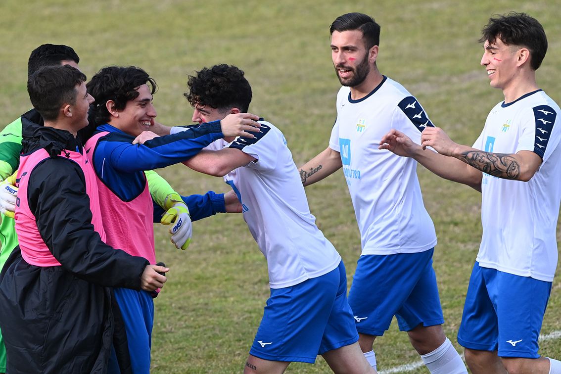 esultanza mezzolara calcio